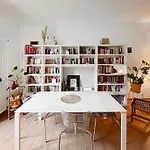 A House - Cozy Apartment At Noce District